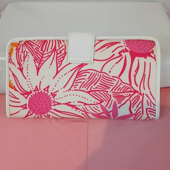 Lilly Pulitzer Card Wallet With Pink, Orange And White Floral Pattern - Picture 2 of 5